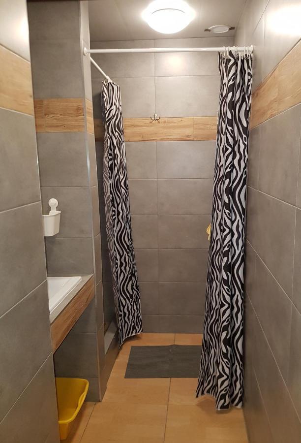 Noclegi Silesia Aster Tychy Habitación foto