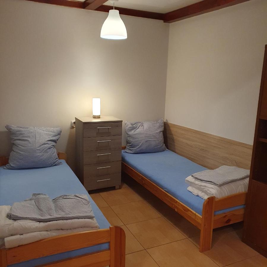 Noclegi Silesia Aster Tychy Habitación foto